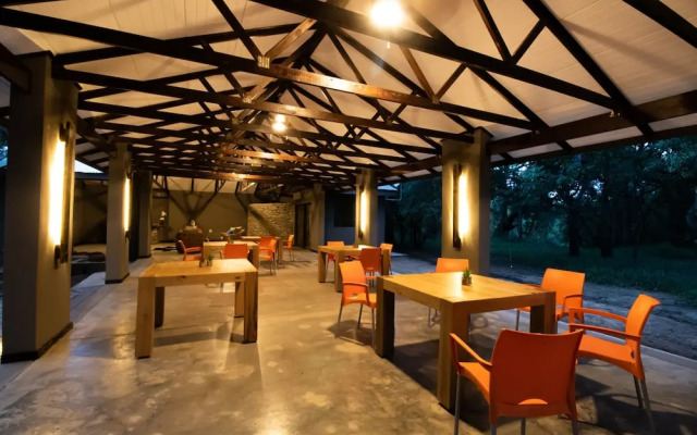 Little Africa Safari Lodge