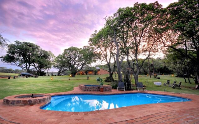 Horseback Africa - Pinto's Lodge