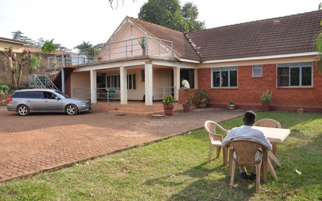 Bukoto Guest House and Apartments