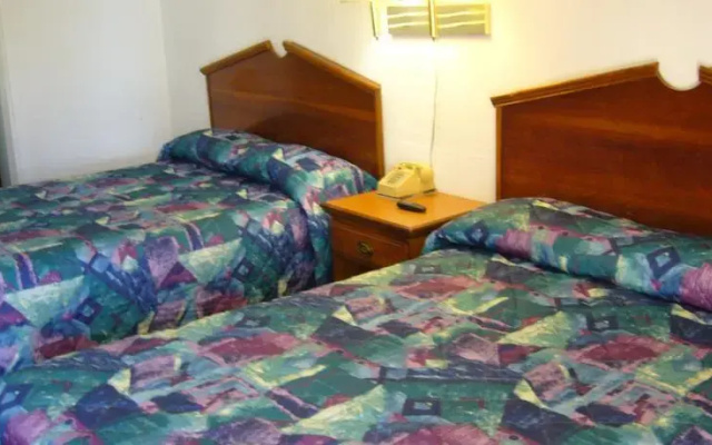 Journeys Inn Motel
