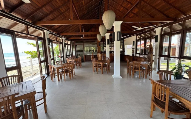 Scarlet White Resort