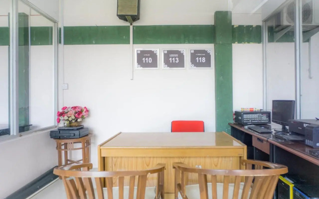 Rose House by OYO Rooms