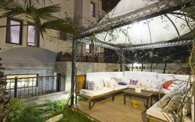 Summer Otel