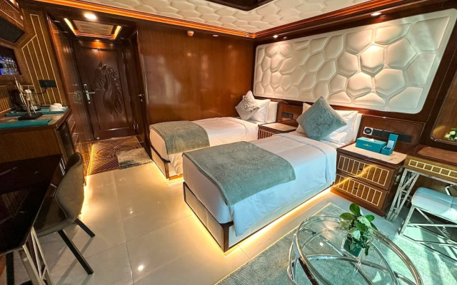 Orchid Overnight Superyacht