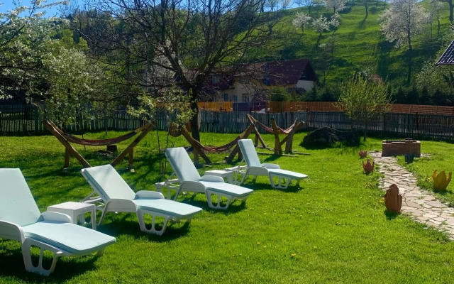 Pensiunea Anotimpuri by Casa Sandu