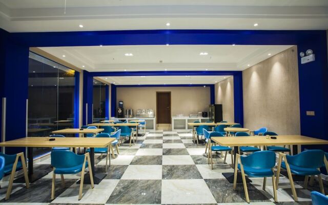 Fun-loving Theme Hotel of Tengchong