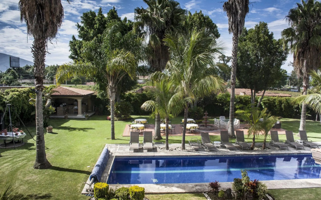 La Esmeralda en el Encanto Hotel Petit