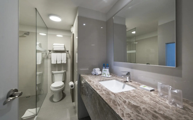 Holiday Inn Lima Airport by IHG