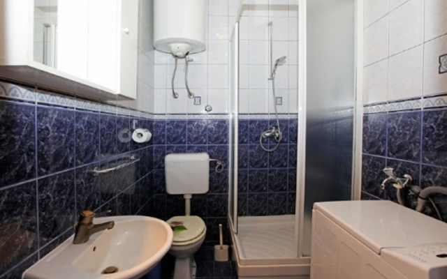 Apartment Mari - free parking: A2 Bol, Island Brac