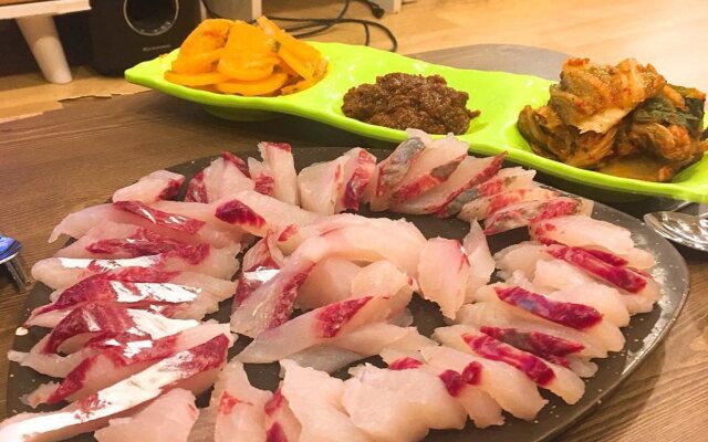 A-rock Guesthouse - Hostel