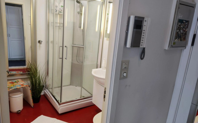 Cozee Central Apartments