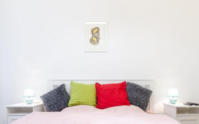 Luxury apartment in the main centre, 3BDR,3BTHR,AC