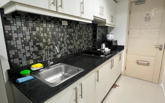 Staycation Sea Residences MOA Jermel