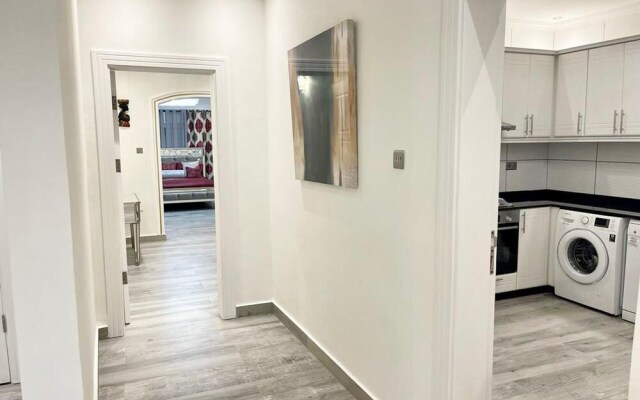 After 5 Apartment 3, 2 Spacious En-suite Bedrooms