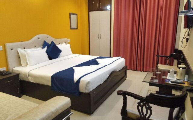 Hotel Paras Plaza