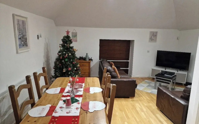Lakeviews/quietness/parking/longstays/4guests