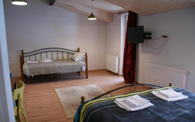 Dadu’s Apartment 171