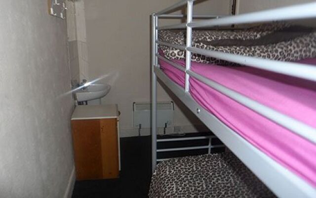 The Hangover Hotel - Hostel