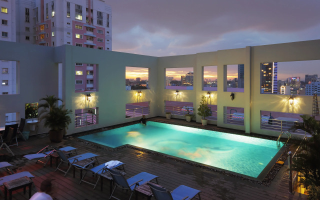 Huazhu Hotel (华住酒店)