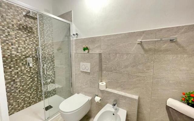 Ida Palace, new Deluxe Seafront Apartment