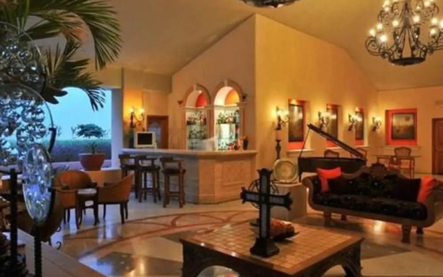 Great Nautical JR Suites (studio) in Cabo