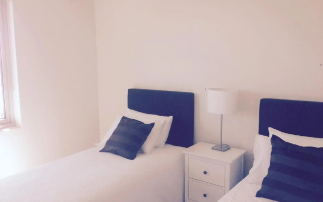 Breakwater Apartment