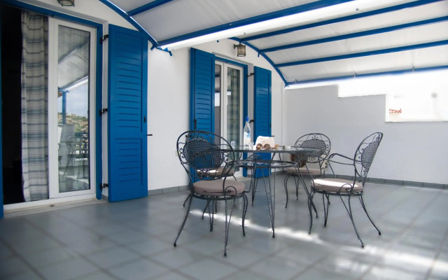 Erato Apartments