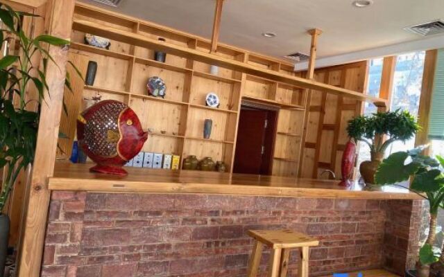 Huaxi Hongta Avenue High-speed Railway Station