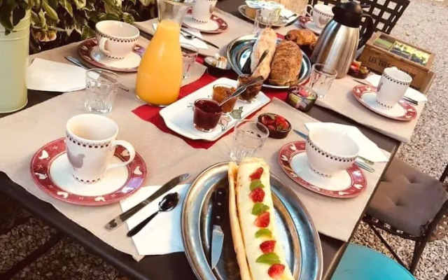 Le Mas Des Mourguettes