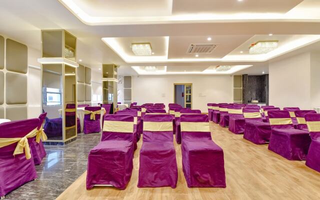 Fabhotel The Tulip Regency