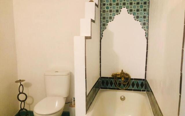 Spectacular view, authentic house, exquisite area.