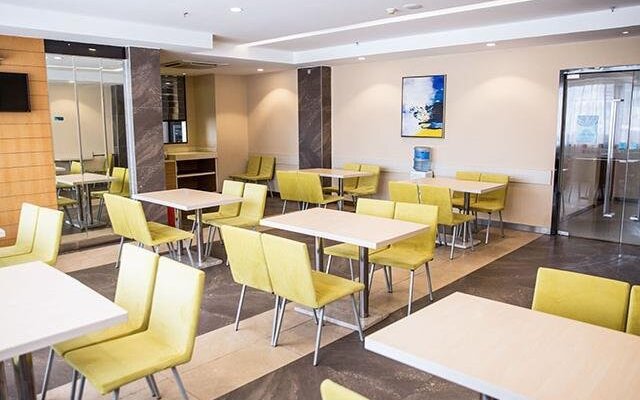 City Comfort Inn Beihai RT-Mart High Speed Railway Station