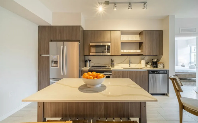 Tucker at Palmer Dadeland Miami