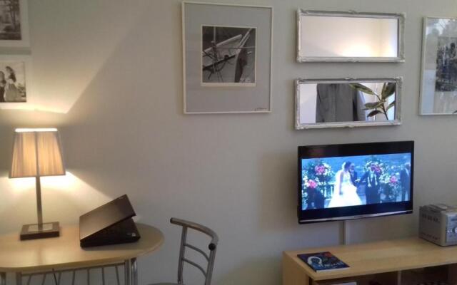 Awesome studio, 5 mins to beach, cafe, old town