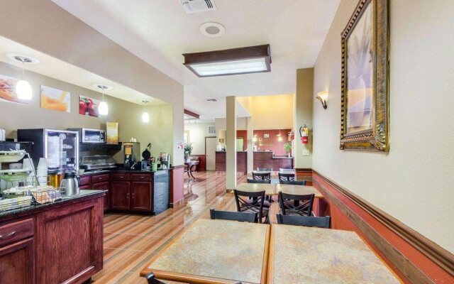 Econo Lodge Inn & Suites Eagle Pass