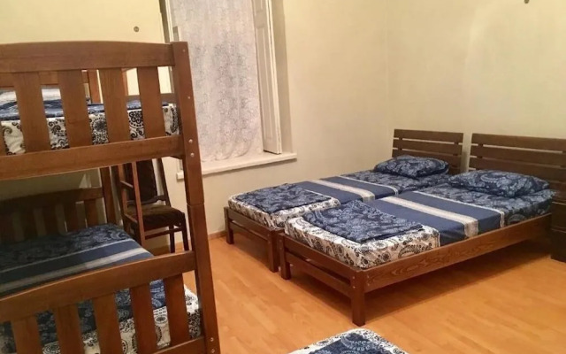 Dvizh Hostel Eli Spali