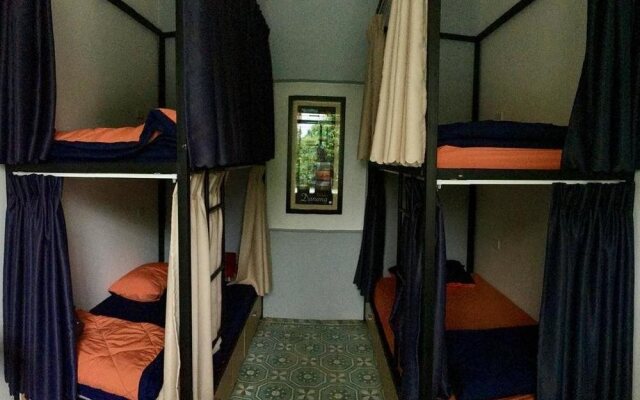 Winna Airport Hostel Da Nang