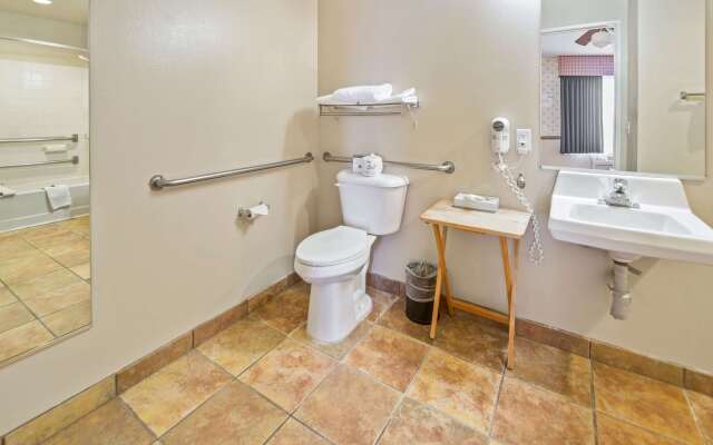 Days Inn by Wyndham Lebec