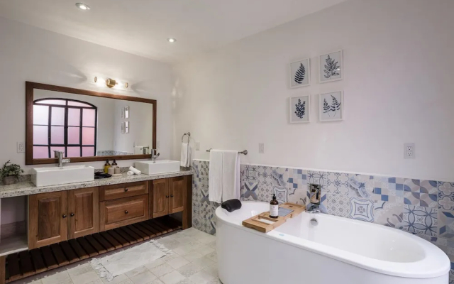 Luxury Apartments with Rooftop & Jacuzzi