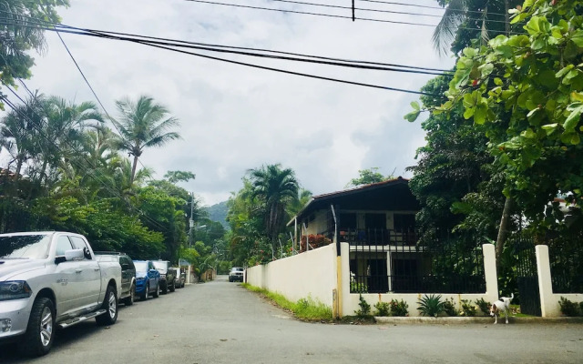 The Seaside Cabins & Studios