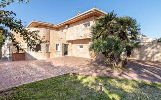 Modern Villa with Private Pool in Empuriabrava Spain