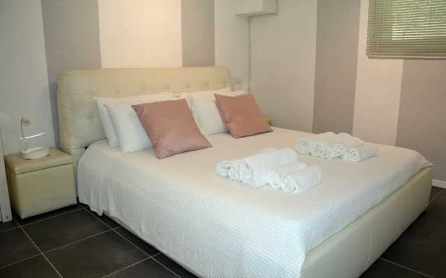 Ground Floor Near Beaches and Center Town