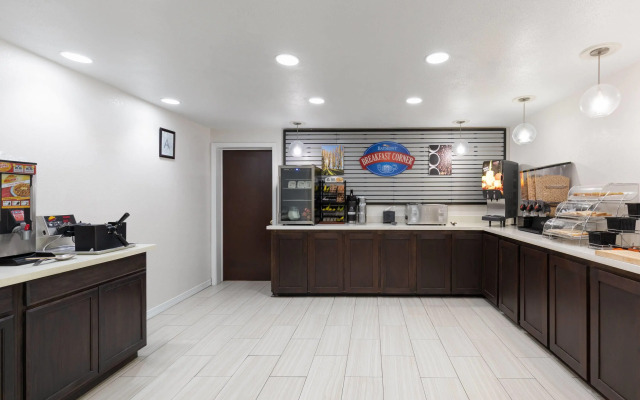 Baymont by Wyndham Moss Point