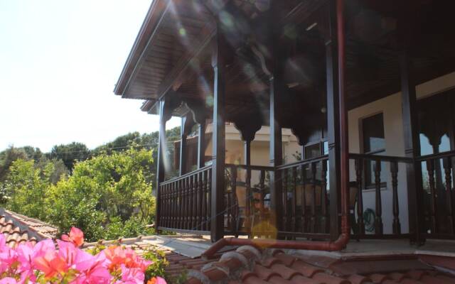 Moonhouse Apartments