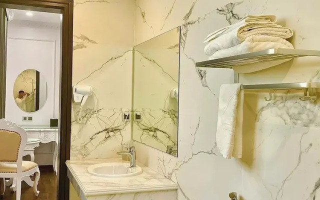 Gold Hotel Luxury