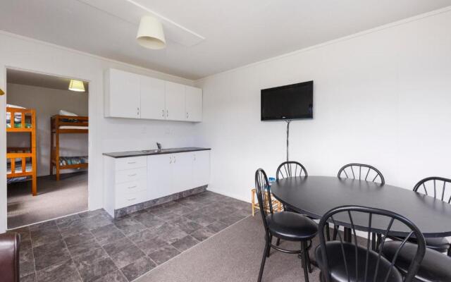 Foxton Beach TOP 10 Holiday Park