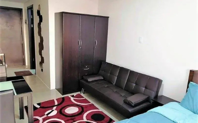 Studio Condominium - Short and Long Term Staycation