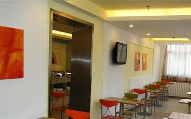 Yinzuo Jiayi Hotel - Qingdao