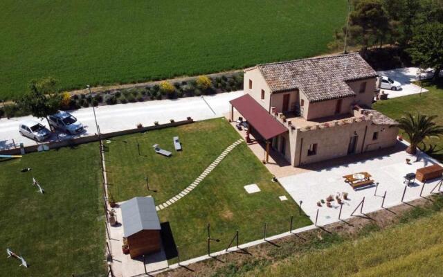 Casa Montefiore 13 Iris LT nella tranquilla campagna Marchigiana