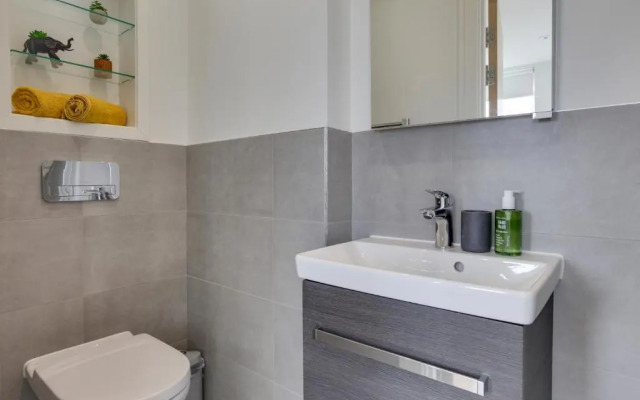 Kings Road Apartments